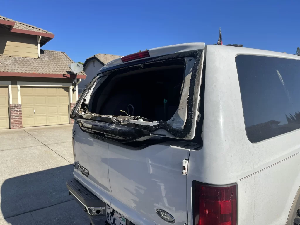 Ford Excursion Back Glass Lift Gate Window